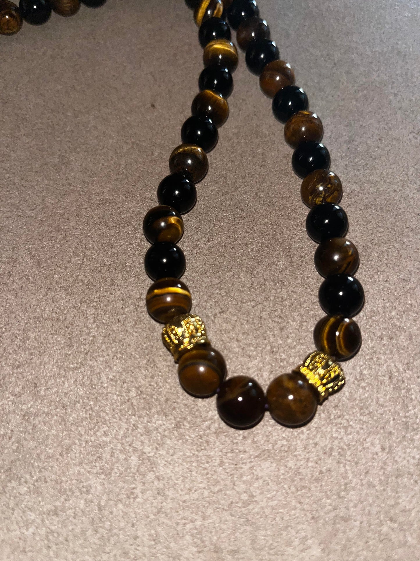 CROWNED KING BEADED NECKLACE